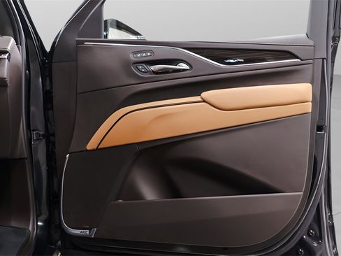 Used 2023 Cadillac Escalade ESV Sport image 40