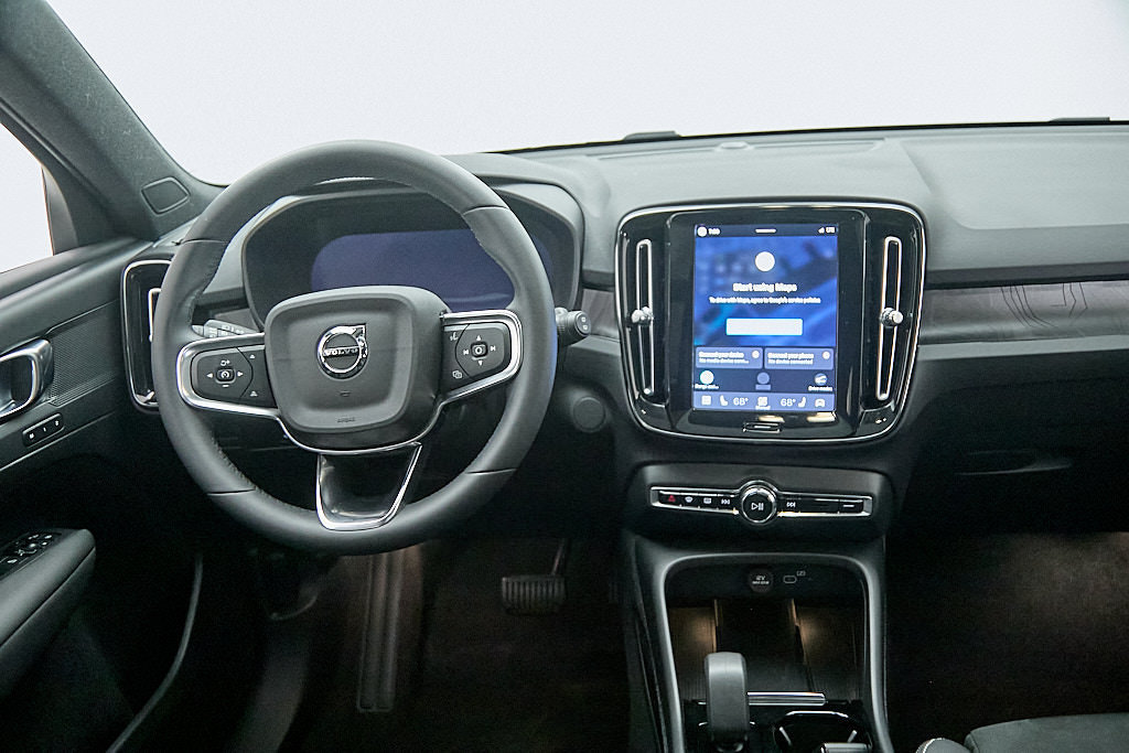 Certified 2023 Volvo XC40 Recharge Plus AWD/4WD image 24