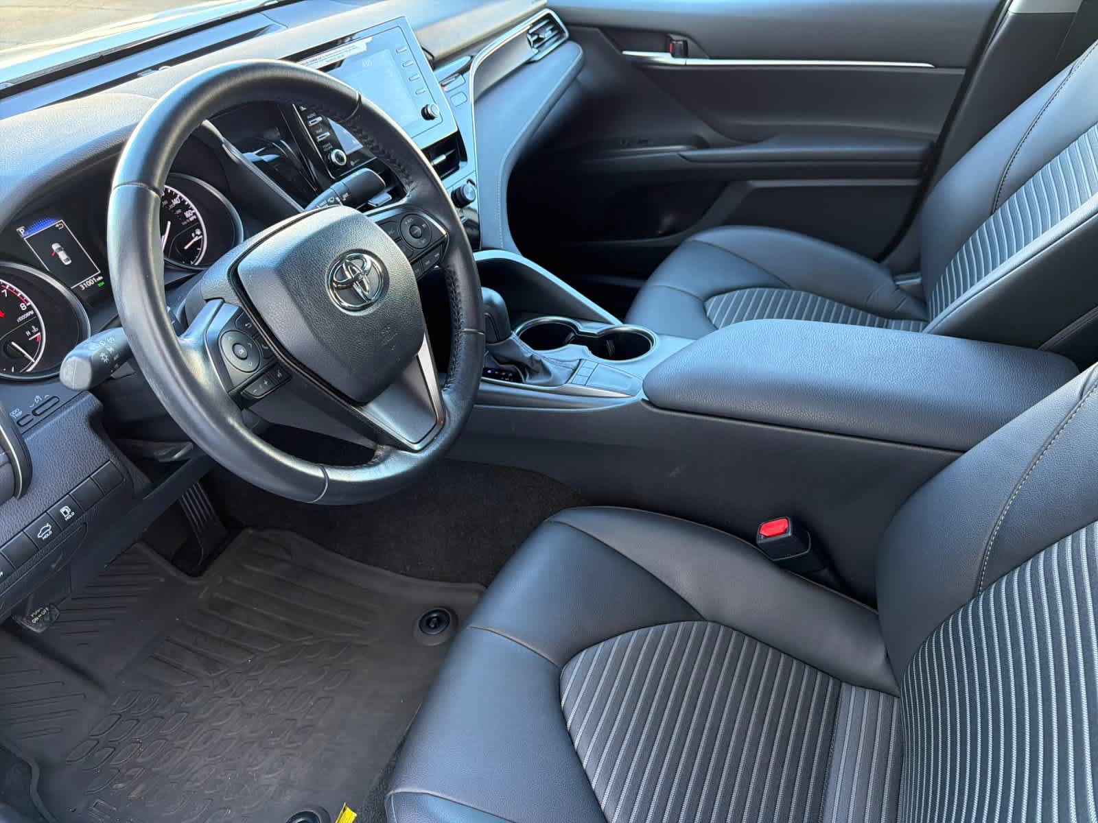 Used 2024 Toyota Camry SE w/ Convenience Package FWD image 11