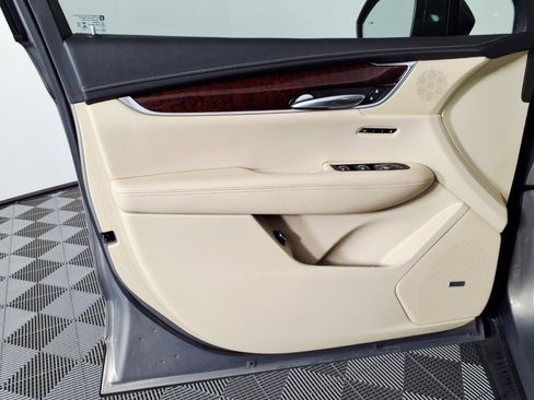 Used 2019 Cadillac XT5 Luxury FWD image 16