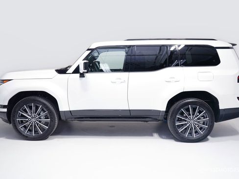 Used 2026 Lexus GX 550 w/ Accessory Package (2T) AWD/4WD image 4