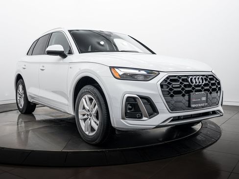 Certified 2023 Audi Q5 2.0T Premium w/ Convenience Package AWD/4WD image 2
