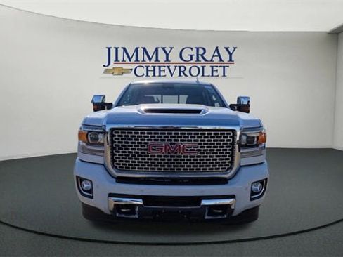 Used 2017 GMC Sierra 3500 Denali w/ Duramax Plus Package image 8