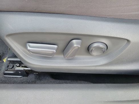 Used 2020 Toyota Camry LE image 17