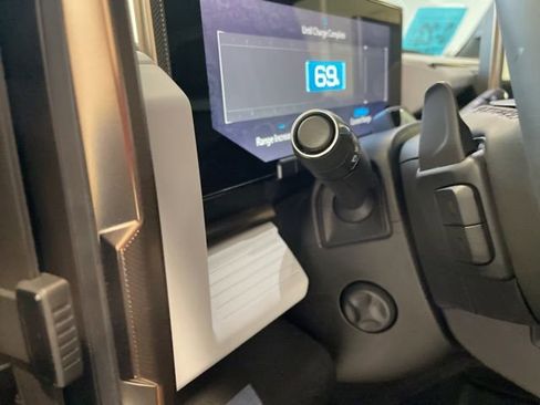 New 2025 GMC Hummer EV 2X AWD/4WD image 28