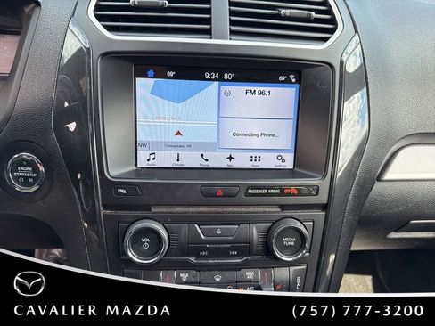 Used 2017 Ford Explorer XLT w/ Equipment Group 202A FWD image 17