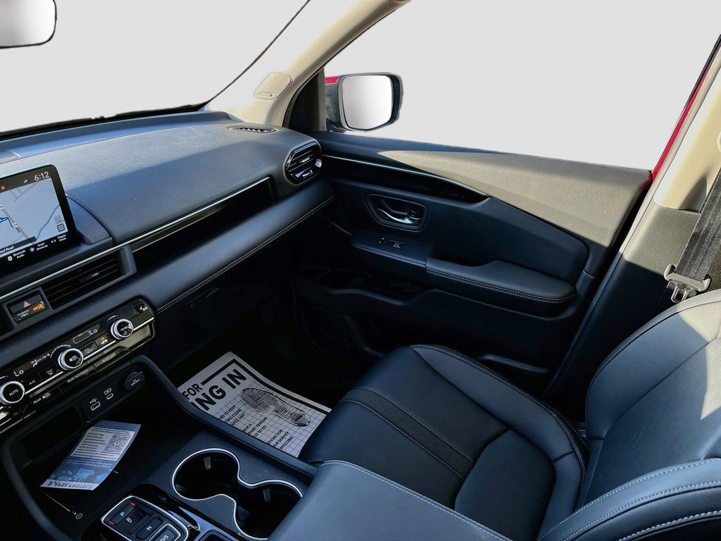 Used 2025 Honda Pilot Touring image 25