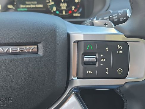 New 2025 Land Rover Discovery S image 20