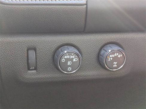 Used 2018 GMC Canyon Denali image 26