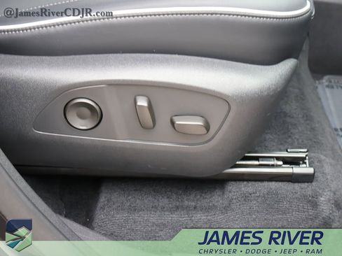 Used 2025 Buick Enclave Preferred image 10