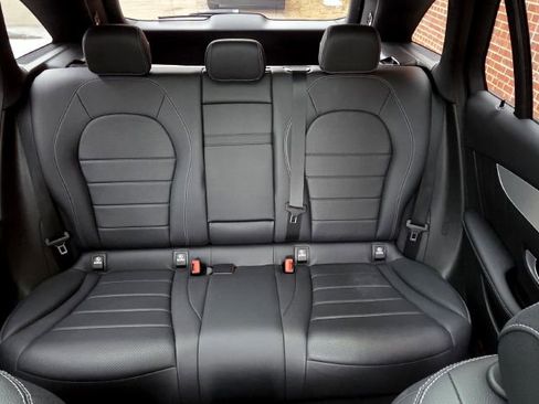 Used 2019 Mercedes-Benz GLC 300 4MATIC w/ AMG Line image 8