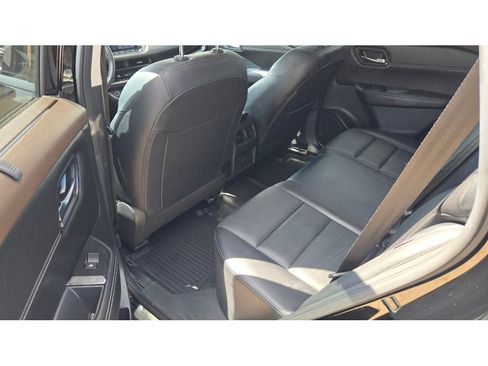 Used 2023 Nissan Rogue SV w/ SV Premium Package FWD image 17