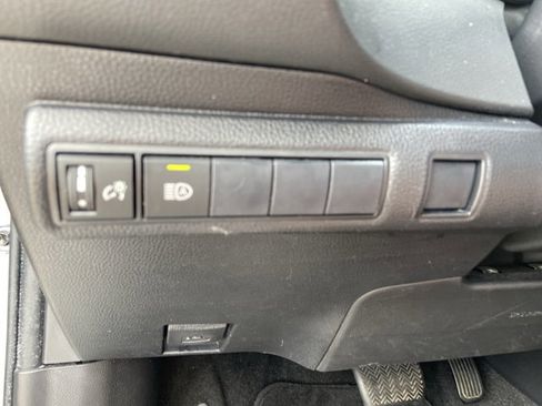 Used 2020 Toyota Corolla LE image 42