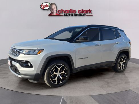 Used 2024 Jeep Compass Limited AWD/4WD image 1