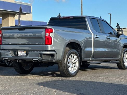 Used 2019 Chevrolet Silverado 1500 Custom w/ Custom Value Package image 4