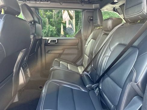 Used 2025 Ford Bronco Outer Banks AWD/4WD image 17
