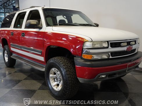 Used 2004 Chevrolet Suburban 2500 AWD/4WD image 17