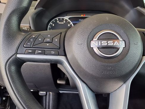 Used 2025 Nissan Altima 2.5 SV FWD image 24