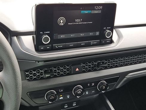 Used 2025 Honda Accord LX image 19