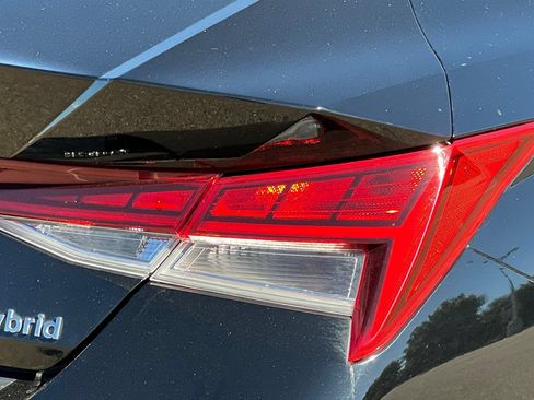Used 2023 Hyundai Elantra Limited FWD image 49