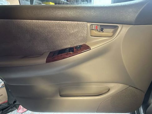 Used 2004 Toyota Corolla LE image 15