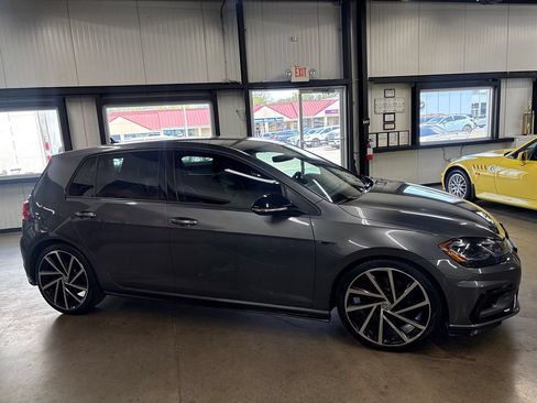 Used 2018 Volkswagen Golf R 4-Door AWD/4WD image 14