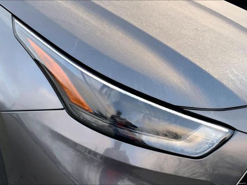 Used 2024 Toyota Highlander LE image 27