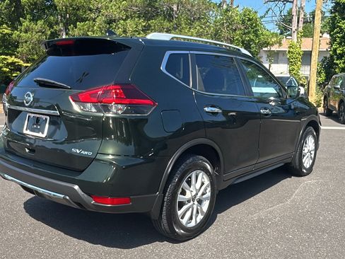 Used 2018 Nissan Rogue SV AWD/4WD image 10
