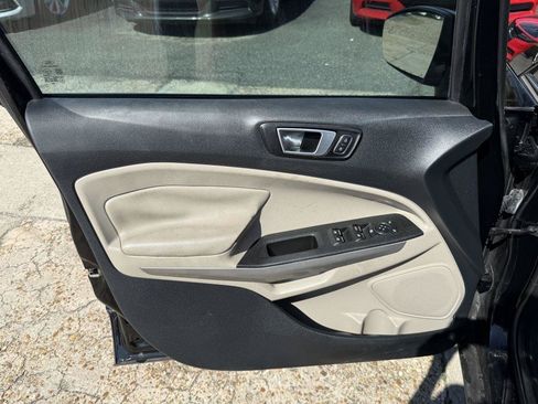 Used 2018 Ford EcoSport Titanium FWD image 12