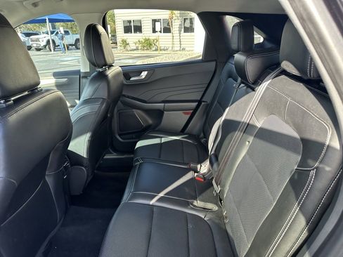 Used 2022 Ford Escape Titanium w/ Class II Trailer Tow Package image 17