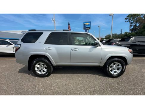 Used 2024 Toyota 4Runner SR5 image 9