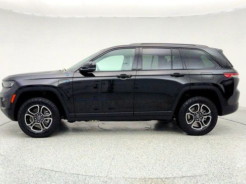 Used 2024 Jeep Grand Cherokee Trailhawk image 8