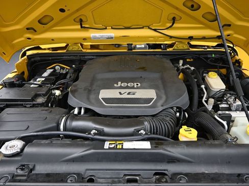 Used 2015 Jeep Wrangler Unlimited Sport image 27