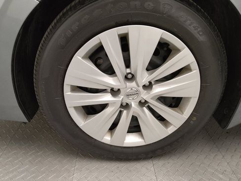 Used 2024 Nissan Sentra S image 31