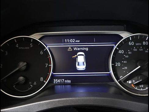 Used 2024 Nissan Altima 2.5 SR w/ SR Premium Package FWD image 9
