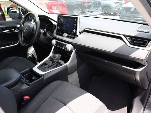 Used 2021 Toyota RAV4 XLE w/ Convenience Package FWD image 19