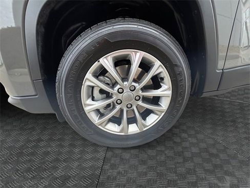 Used 2022 Jeep Cherokee Latitude Lux image 13