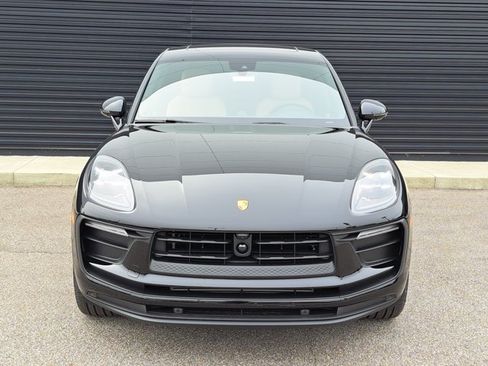 Used 2026 Porsche Macan AWD/4WD image 10
