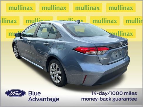 Used 2024 Toyota Corolla LE FWD image 3