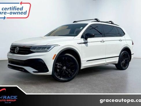 Used 2022 Volkswagen Tiguan SE R-Line image 1