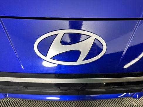 Certified 2025 Hyundai Elantra Limited image 37