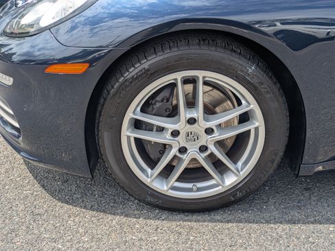 Used 2016 Porsche Panamera 4 AWD/4WD image 10