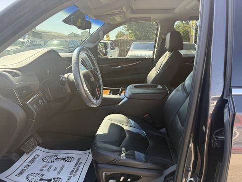 Used 2016 Cadillac Escalade Luxury RWD image 11