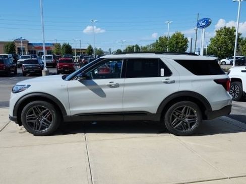 New 2027 Ford Explorer ST-Line w/ Premium Package AWD/4WD image 5