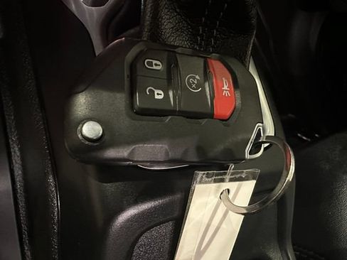 Used 2024 Jeep Wrangler Unlimited Rubicon AWD/4WD image 16