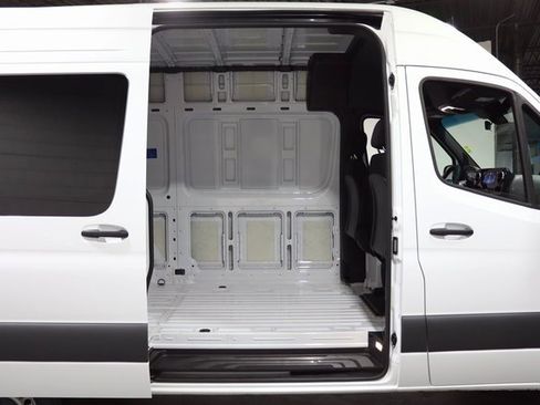 Used 2025 Mercedes-Benz Sprinter 2500 image 11