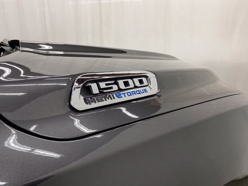 Used 2024 RAM 1500 Laramie AWD/4WD image 10