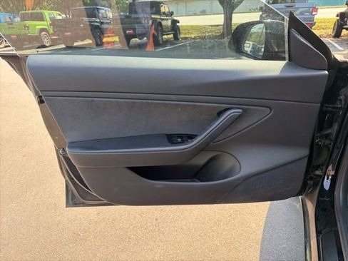 Used 2018 Tesla Model 3 Mid Range image 16