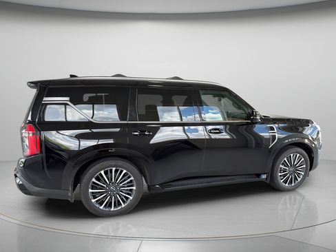Used 2025 Nissan Armada Platinum Reserve w/ Convenience Package RWD image 6