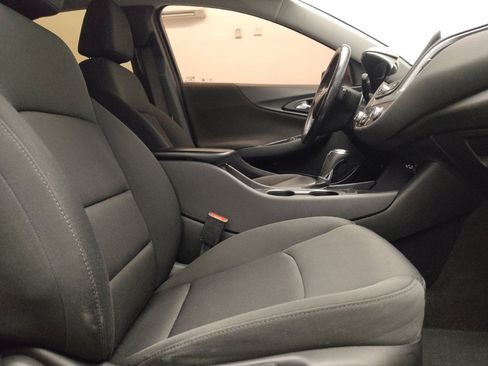 Used 2020 Chevrolet Malibu RS image 21